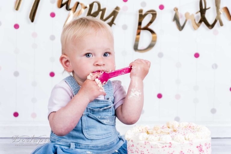 cakesmash kuchenmatsch shooting kinderfotos kinderfotograf fotograf nürnberg fürth erlangen zirndorf cake smash