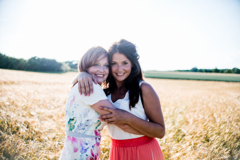herzensmensch bestefreundin schwester mama familienshooting paarshooting familienfotograf familienfotos freundinnenfotos