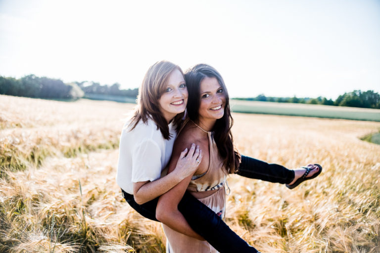 herzensmensch bestefreundin schwester mama familienshooting paarshooting familienfotograf familienfotos freundinnenfotos