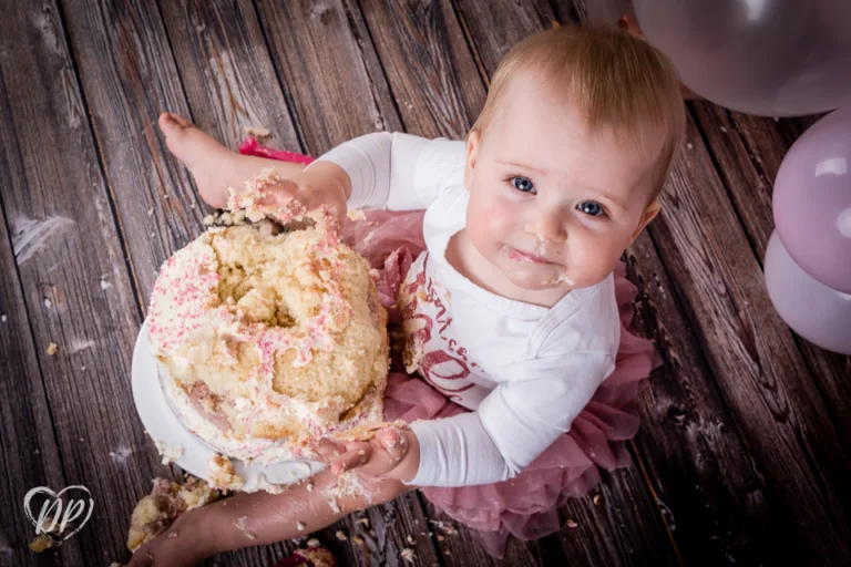 cakesmash kuchenmatsch erster geburtstag geburtstagsshooting kinderfotos cake smash fotoshooting kuchenmatschshooting geburtstagsfotos