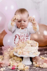 cakesmash kuchenmatsch erster geburtstag geburtstagsshooting kinderfotos cake smash fotoshooting kuchenmatschshooting geburtstagsfotos